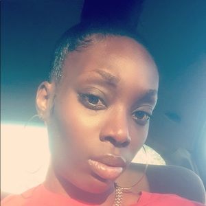 Meet your Posher, Veronica